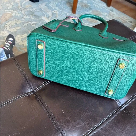 Chic Green Satchel Bag - Picture 8 of 10